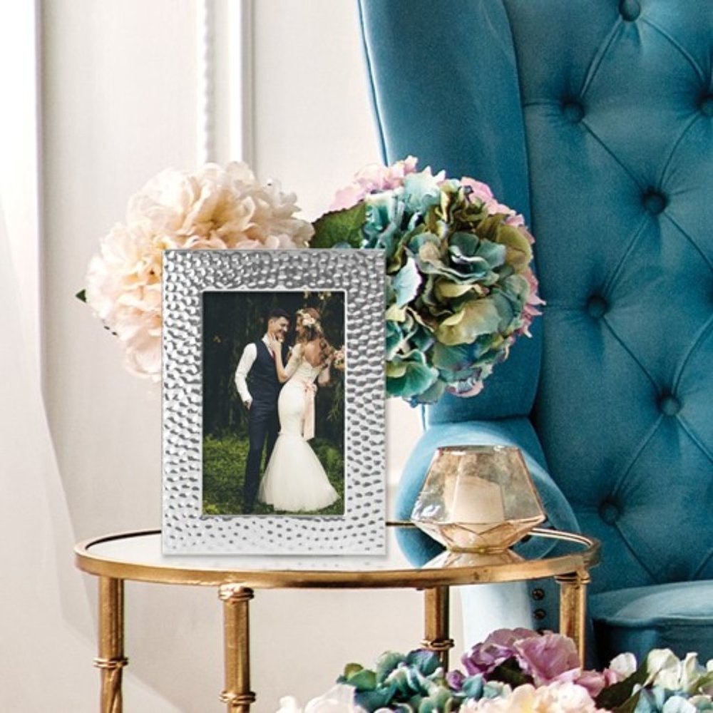 Hammered Silver-tone 4x6 Metal Photo Frame